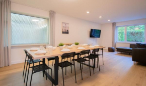 RAJ Living - Freistehendes 9 Zimmer Haus mit großem Garten